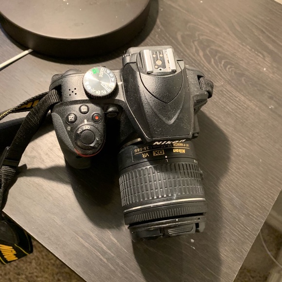 Nikon camera - Picture 3 of 6